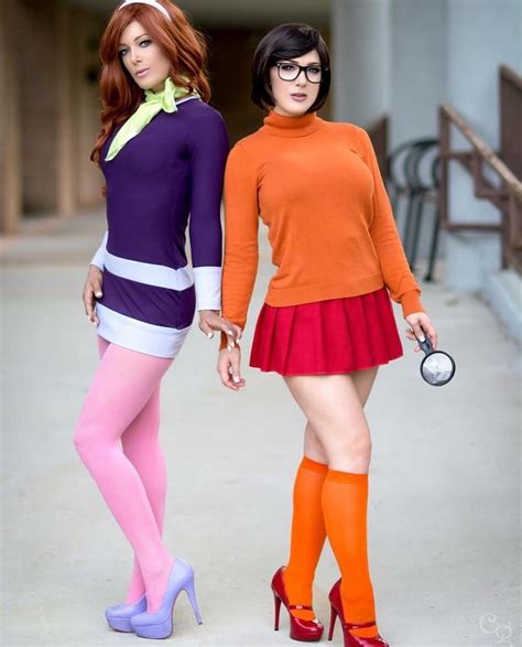 Velma cosplay (by fandafatpanda) : r/VelmaNSFW